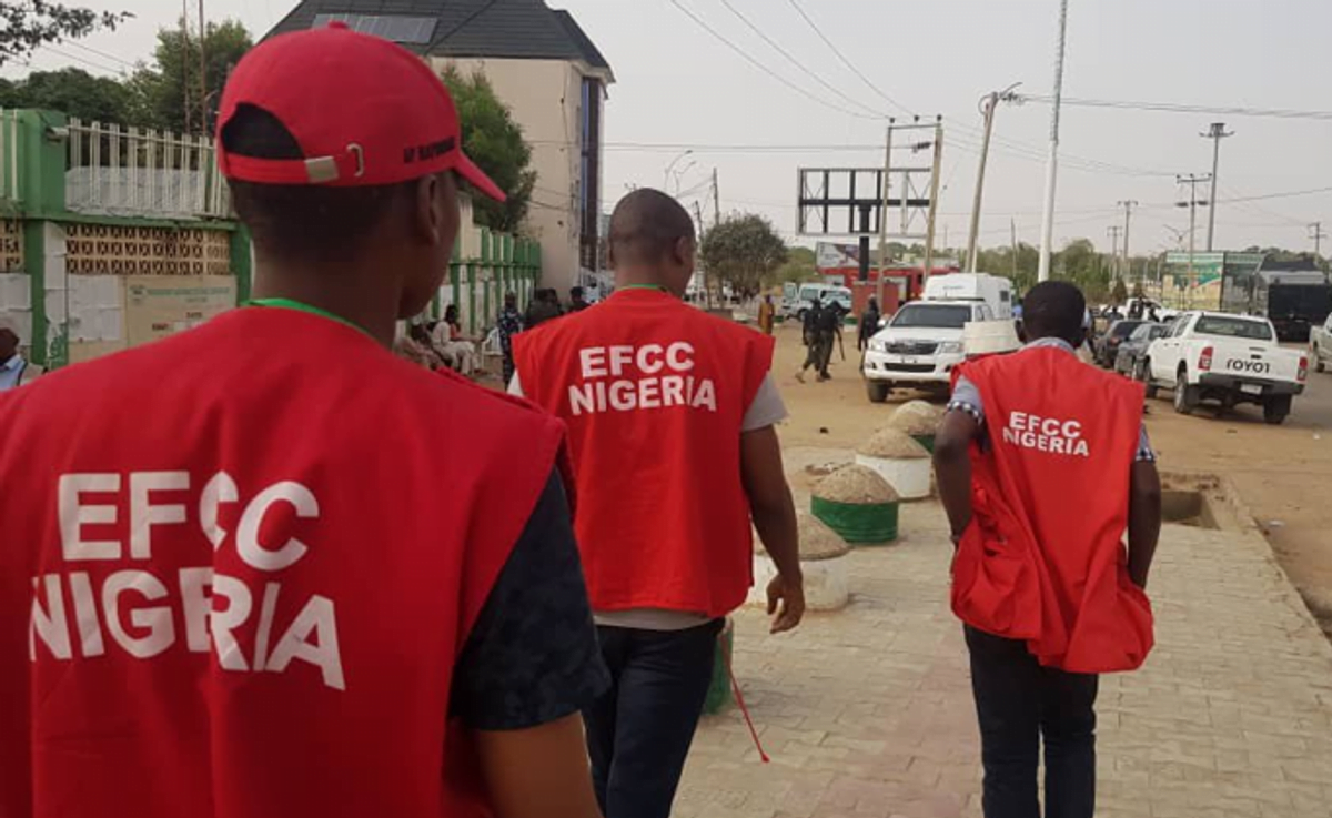 EFCC-Storm-BDC-in-Abuja-over-alleged-mopping-of-foreign-currencies